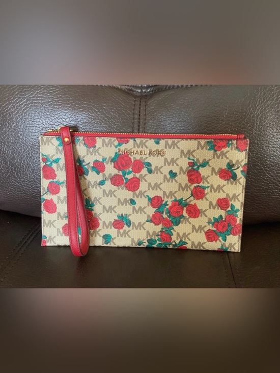 Michael Kors Handbags - 🎉🎉🎉Michael Kors Red Rose Logo Wristlet Clutch NWOT